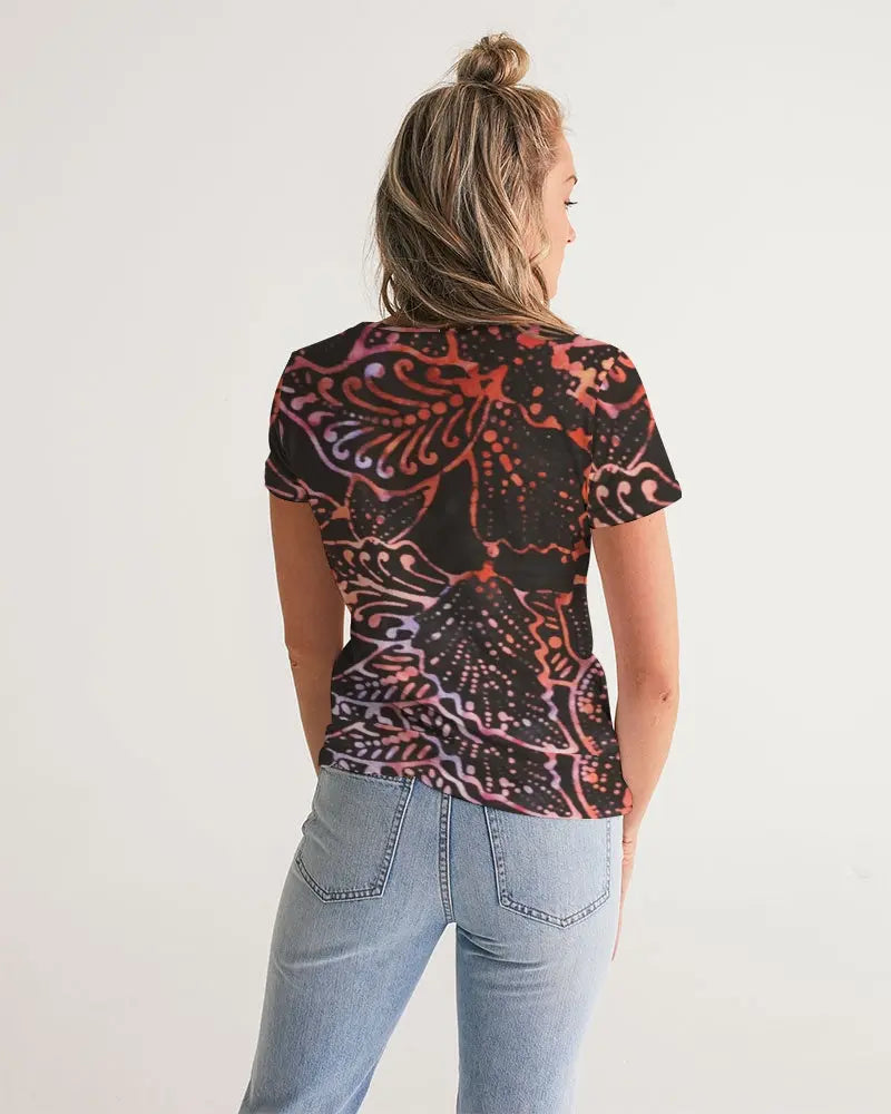 Poteak Women's V-Neck Tee - IAKAM