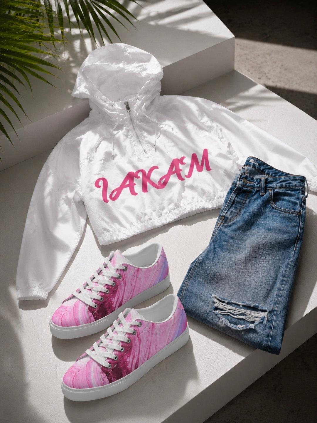 IAKAM Women's Cropped Windbreaker – Lightweight and Stylish Activewear for Every Season
