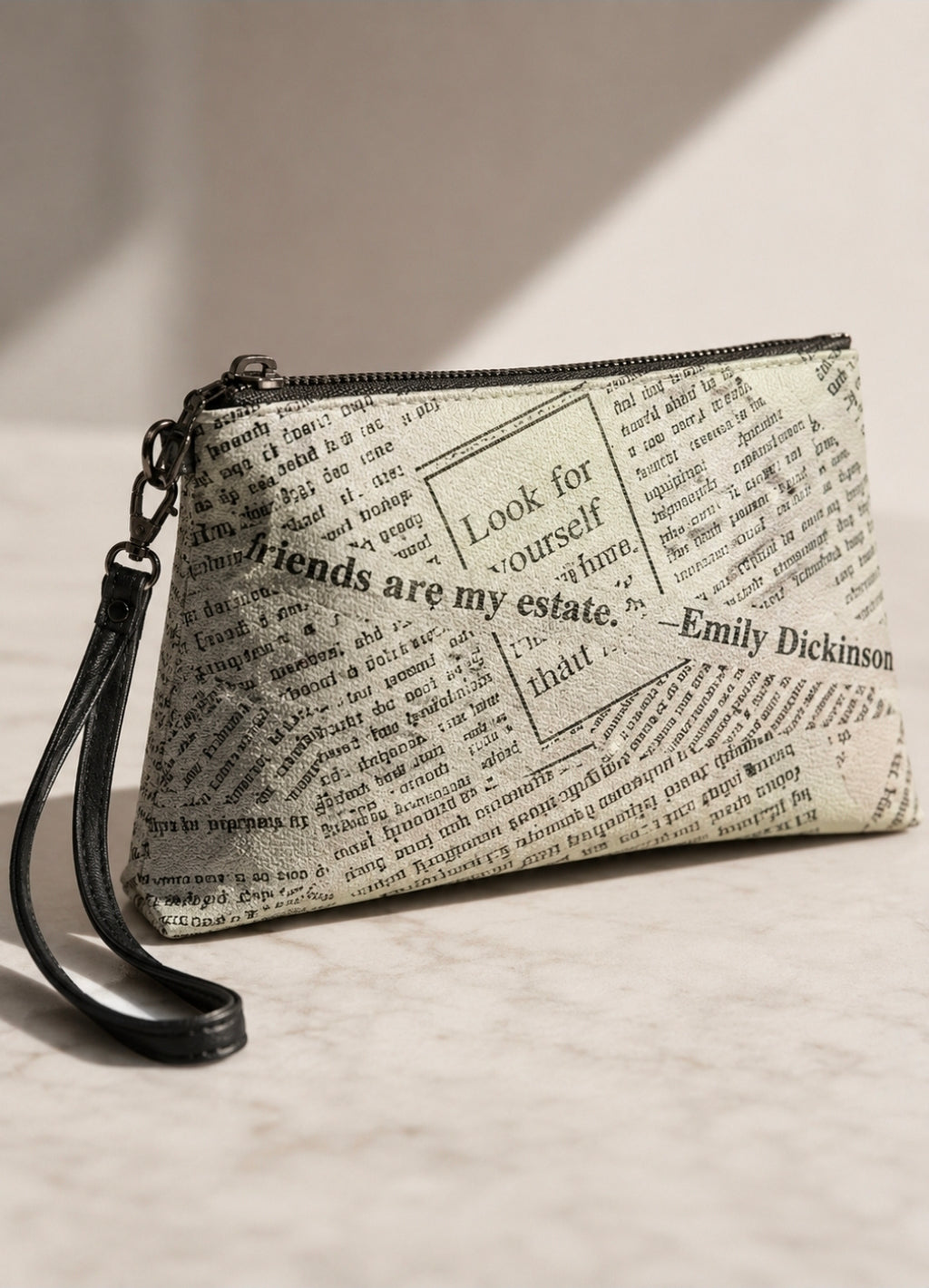 IAKAM Crossbody Wristlet Bag - Stylish and Versatile Handbag for Everyday Use