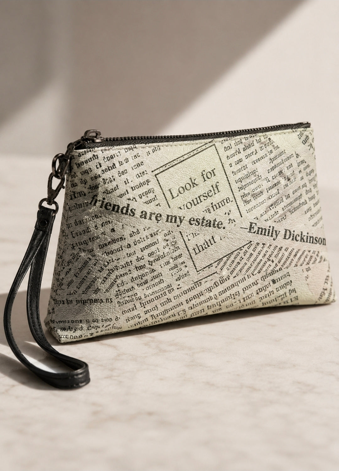 IAKAM Crossbody Wristlet Bag - Stylish and Versatile Handbag for Everyday Use