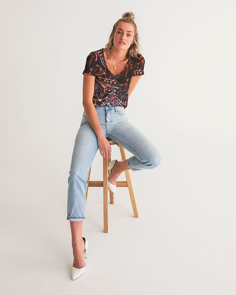 Poteak Women's V-Neck Tee - IAKAM