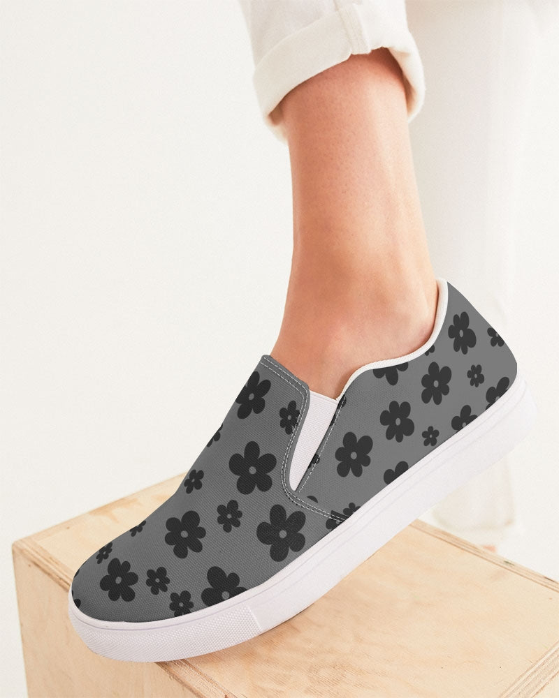 Flower Pattern Women's Slip-On Canvas Shoe - IAKAM