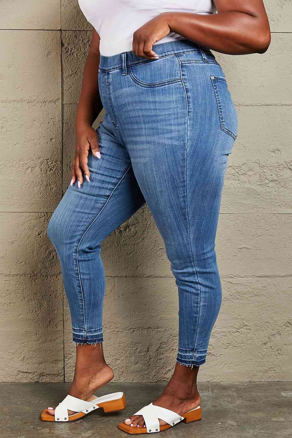 Judy Blue Janavie Full Size High Waisted Pull On Skinny Jeans - IAKAM